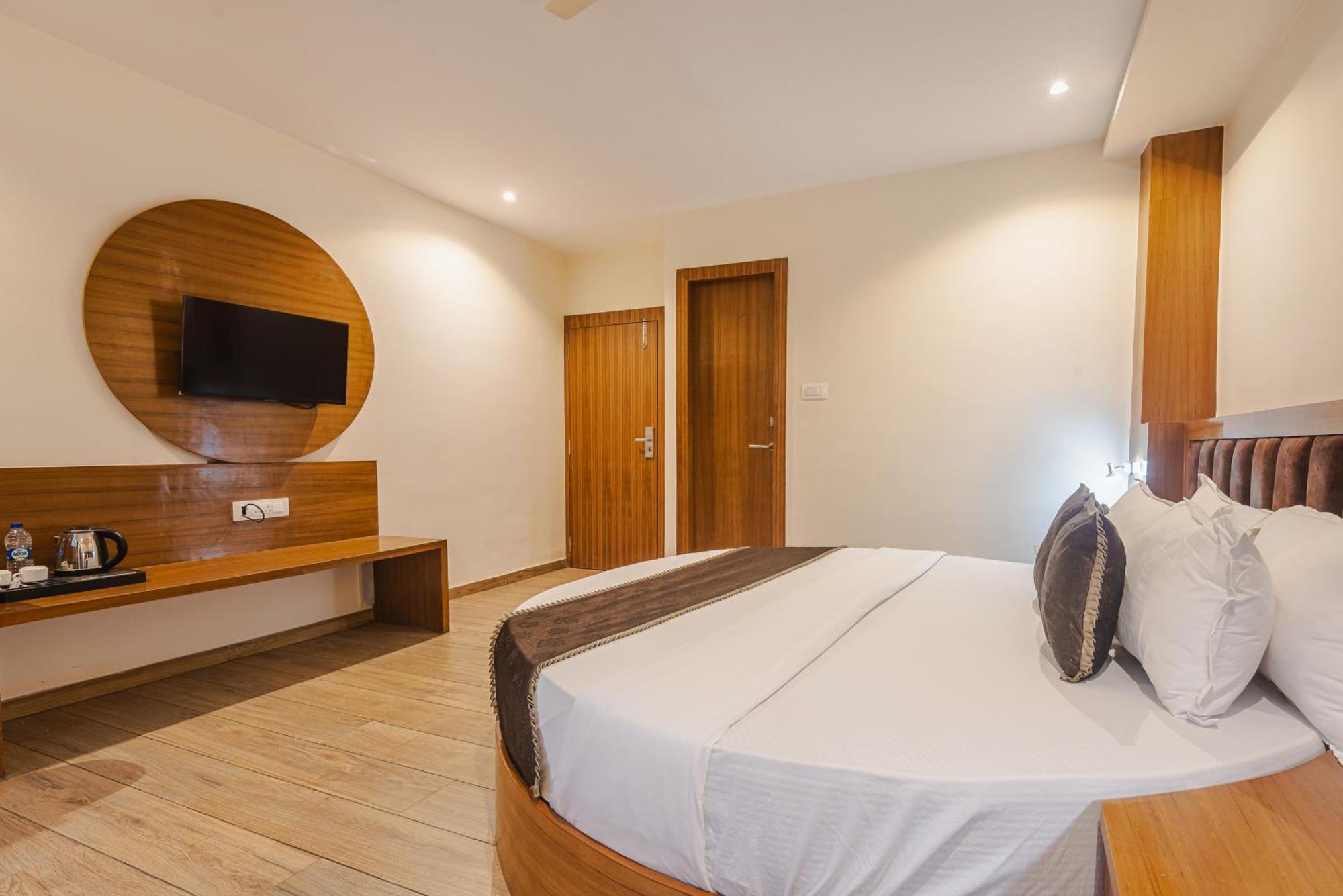 Hotel Silver Park มุมไบ ภายนอก รูปภาพ