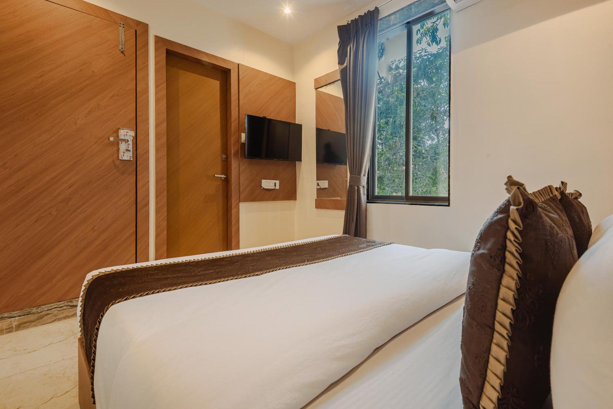 Hotel Silver Park มุมไบ ภายนอก รูปภาพ