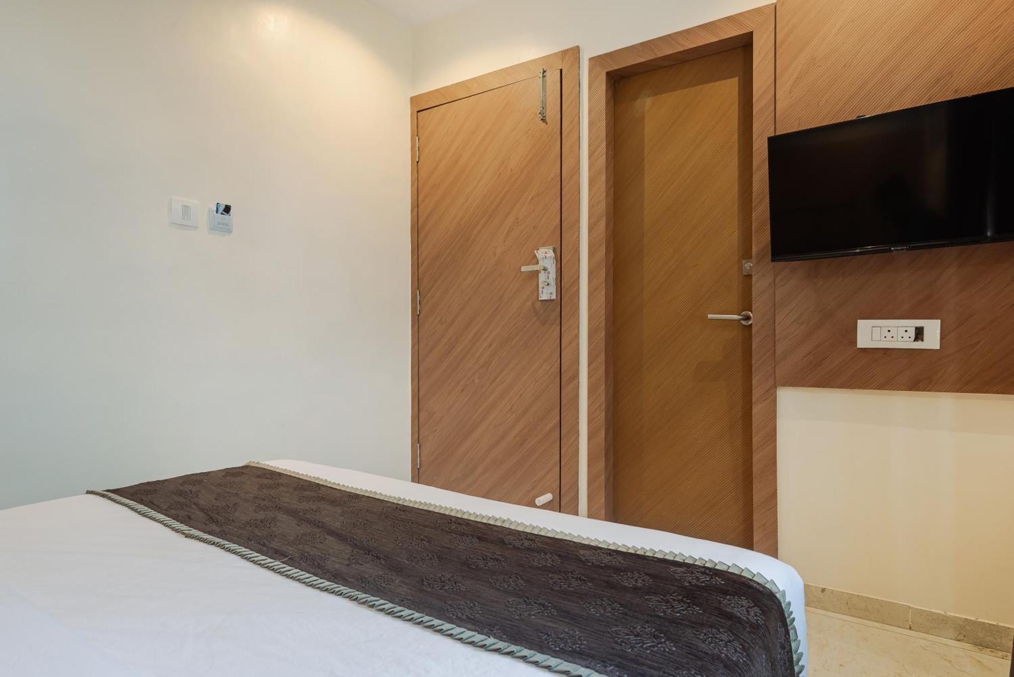 Hotel Silver Park มุมไบ ภายนอก รูปภาพ