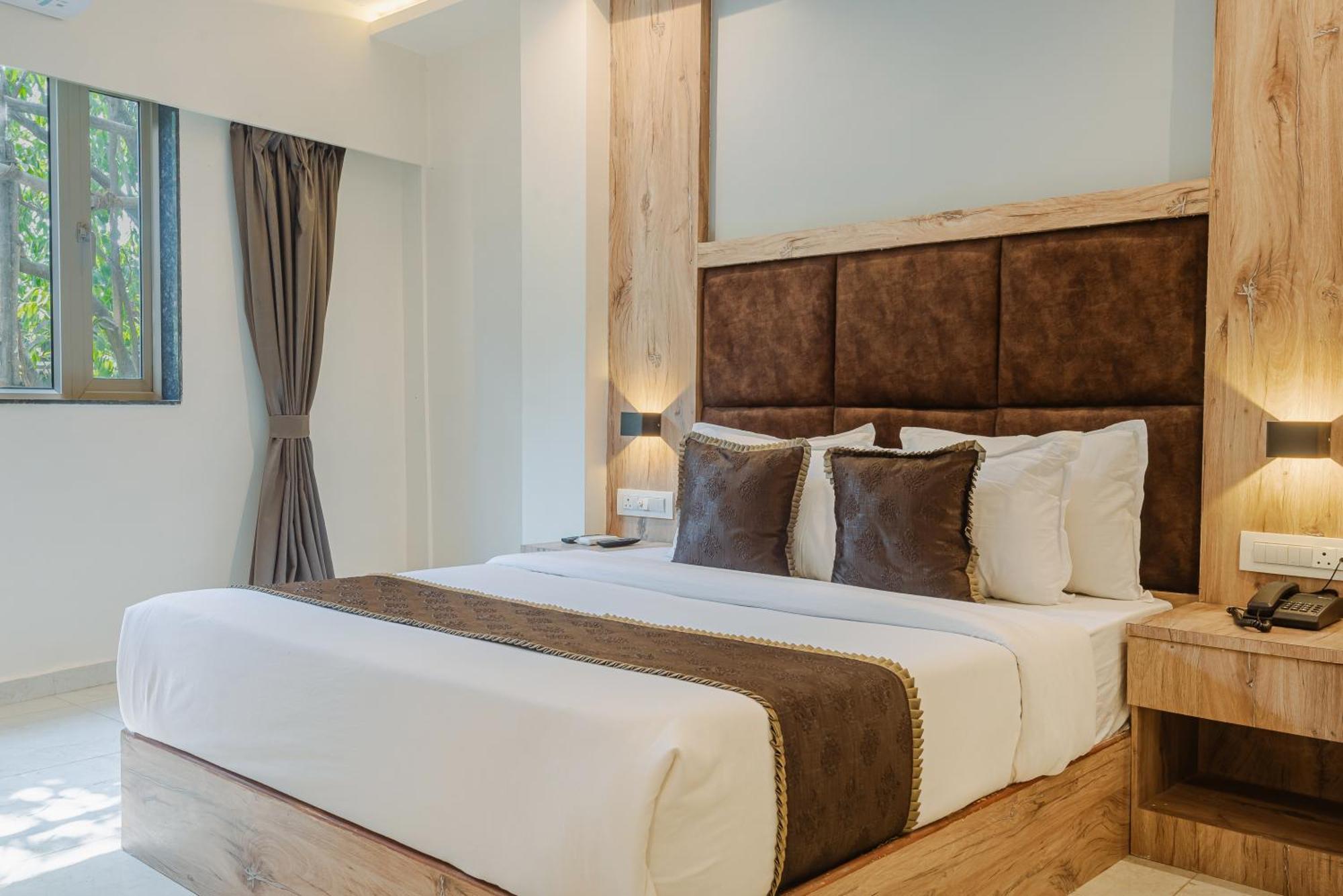 Hotel Silver Park มุมไบ ภายนอก รูปภาพ
