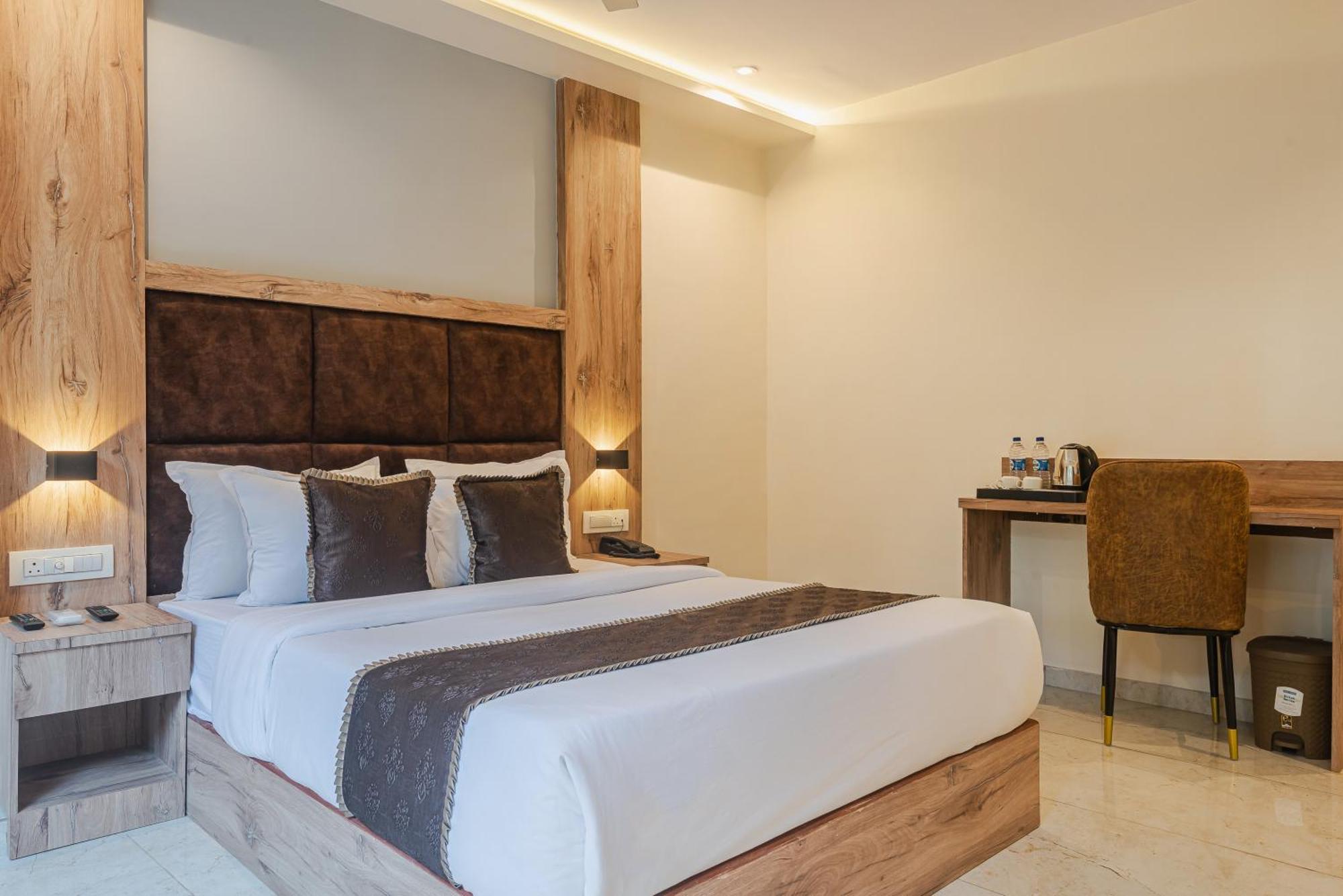 Hotel Silver Park มุมไบ ภายนอก รูปภาพ