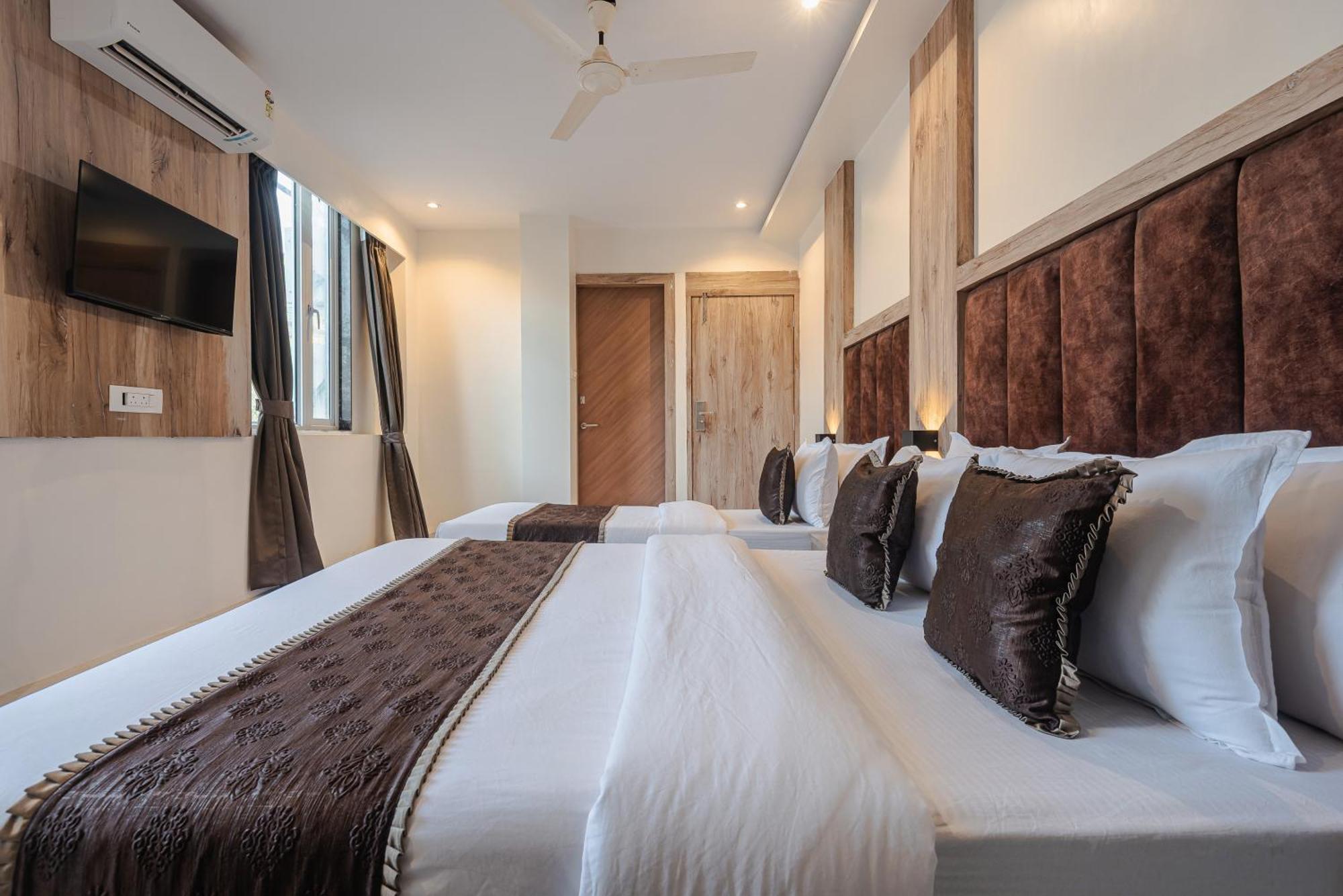 Hotel Silver Park มุมไบ ภายนอก รูปภาพ