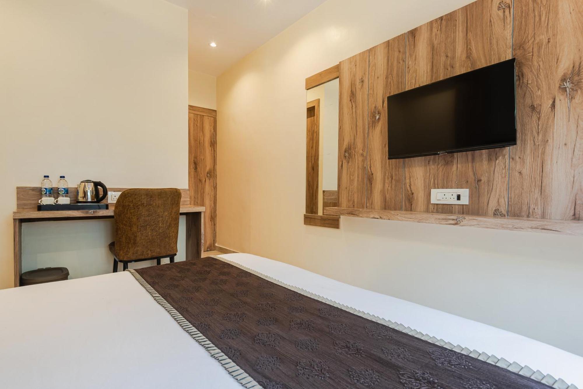 Hotel Silver Park มุมไบ ภายนอก รูปภาพ